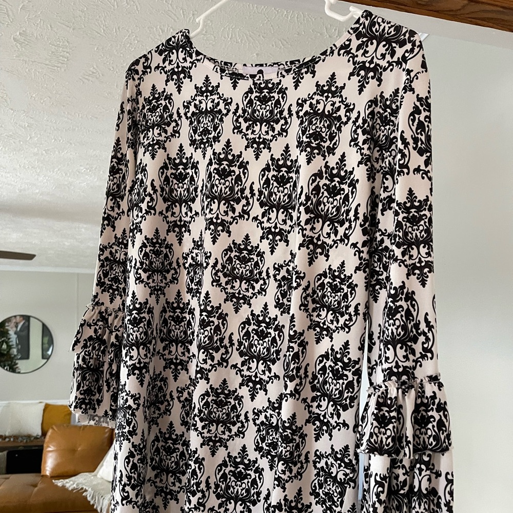 dainty jewells top